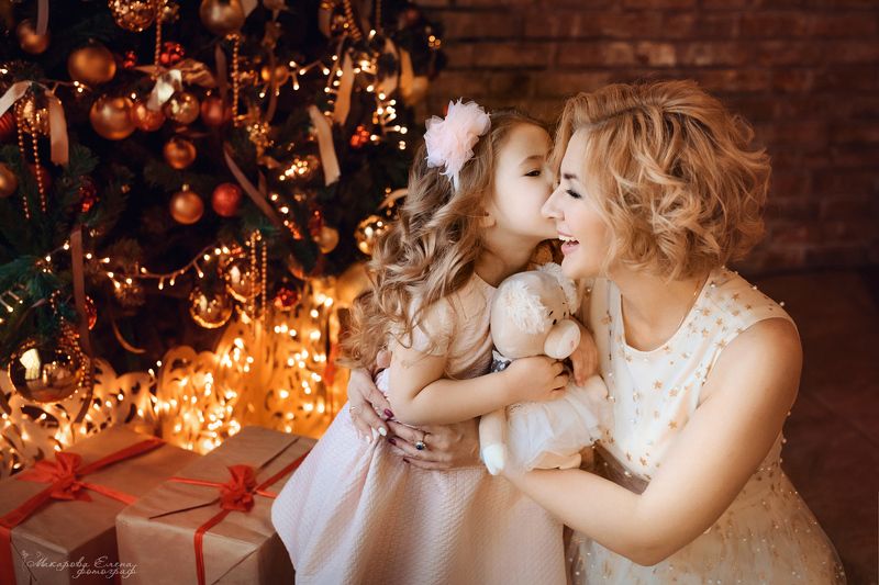 новый год, семья, мама, дочь С новым годом!photo preview