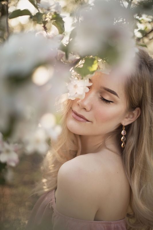 spring flowers women beautiful Springphoto preview