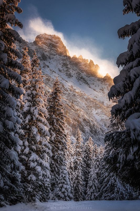mountains, tatry, sunrise, sunset, snow, wind, cold, light, adventure, amazing, awesome, landscape, winter, frozen, peaks The last lightphoto preview