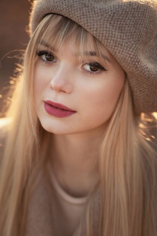 autumn portrait women beautiful Novemberphoto preview