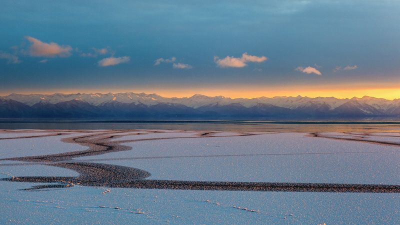 Evening light of distant mountainsphoto preview