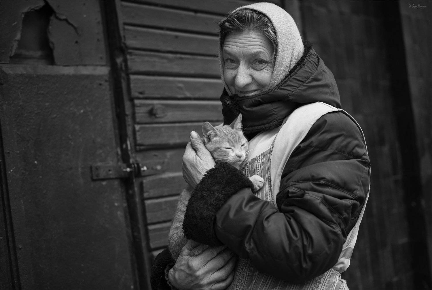 портрет,женщина,кот,жанр,улица,дом, Roma  Chitinskiy
