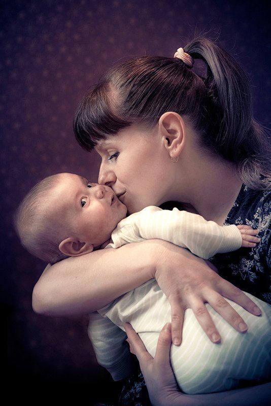 портрет МАМА с младенцемphoto preview
