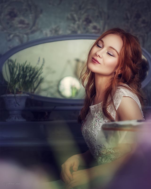 девушка, портрет, улыбка, эмоции, рыжие волосы, girl, spring, portrait, red hair, blue, purpl, smile, mood photo preview