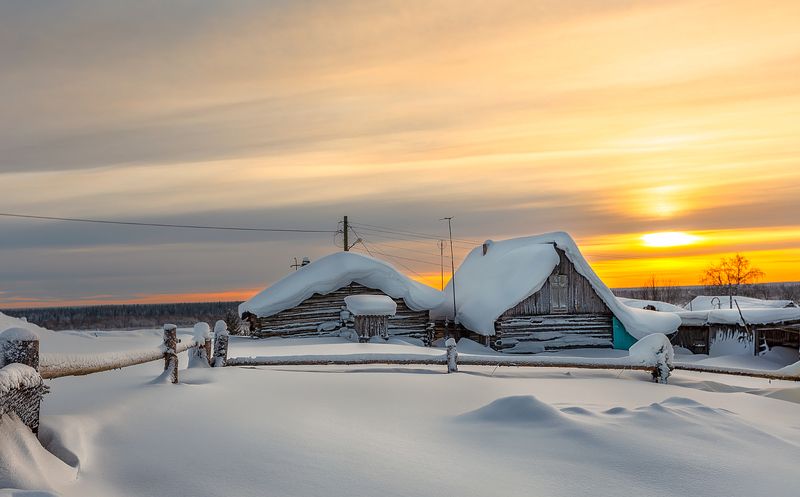 зима,коми,природа,север,закат,мороз,снег,деревня,иней,winter, komi, nature, north, sunset, frost, snow, village, frost Зима не сдаётсяphoto preview