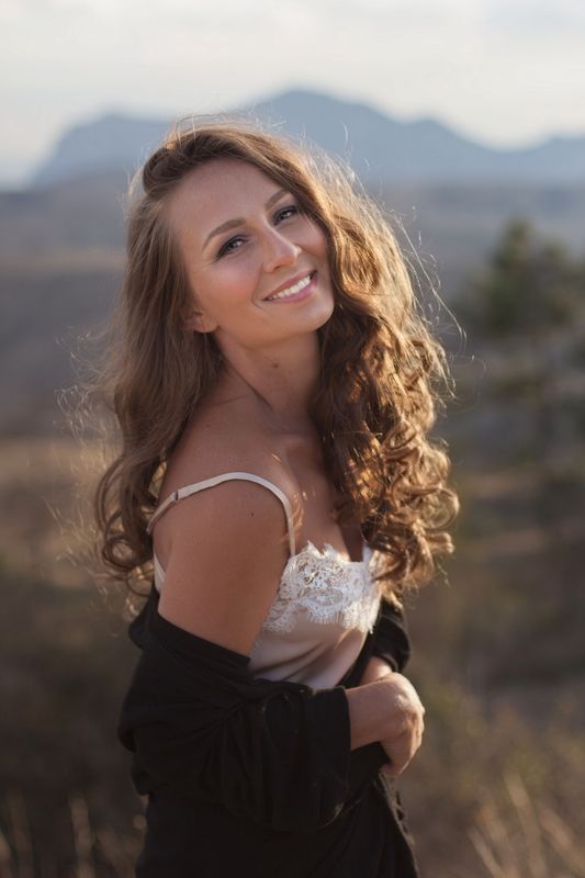 улыбка портрет девушка Автопортретphoto preview