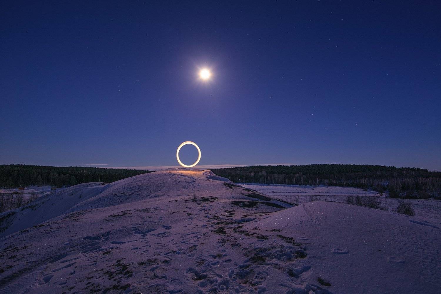 С луной на вершине. Автор: Артемий Тузов ночь, луна, tamron, свет, Артемий Тузов