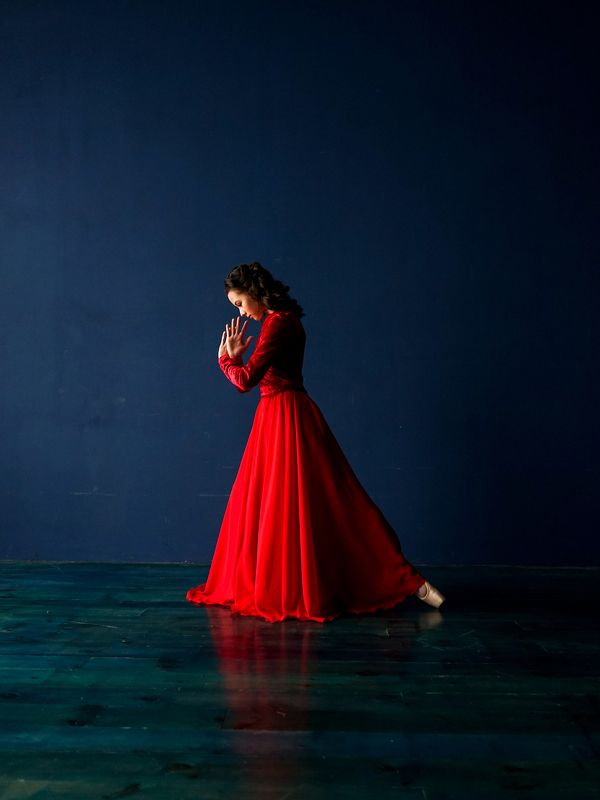 балет, балерина, студия, цвет, синий, платье, шифон, артист, танец, красный Цвет и балетphoto preview