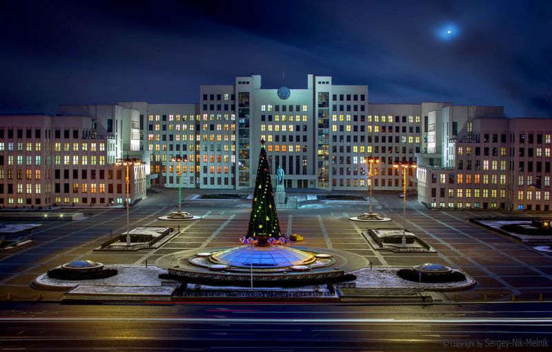 беларусь, город, минск, вечер, фотосфера-минск Ильич под ёлкой...photo preview