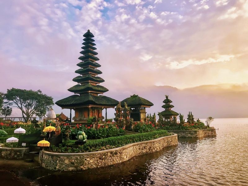 бали, рассвет, храм Храм в рассветных  лучахphoto preview