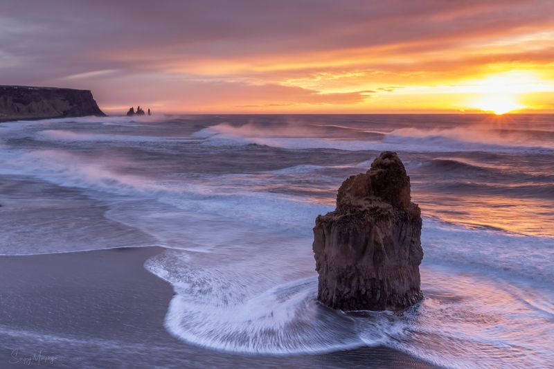 sunrise. dyrhólaey. iceland. Sunrise. Dyrhólaey. Iceland.photo preview