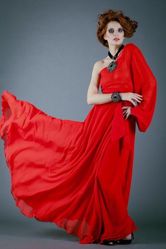 In Red фото превью