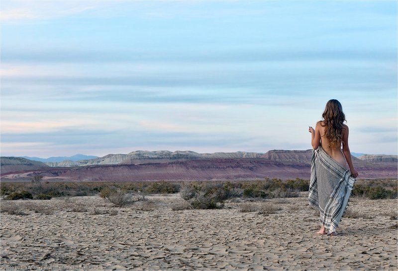 алтын-эмель, горы актау Алтын-Эмель и Настя, октябрь 2011 г. дваphoto preview