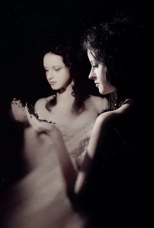 White Lady Ghostphoto preview