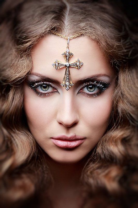 крест, камни, ювелирка, девушка, портрет ***photo preview