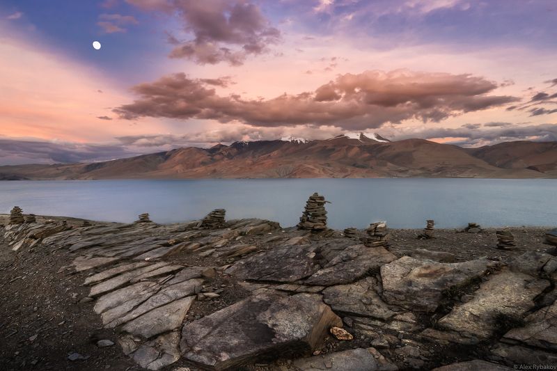 луна, озеро, тибет, горы Moon over Tso-Moriri Lakephoto preview