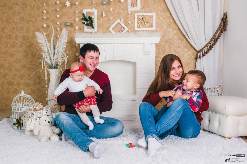 Веселая семьяphoto preview