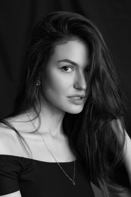 девушка портрет чб черно-белое  Liliyaphoto preview