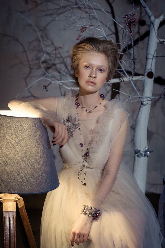 tree, snowqueen, portrait, fairytale, lamp, night, white White Treephoto preview
