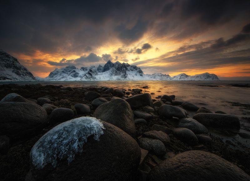 Огонь и ледь  на Лофотенахphoto preview