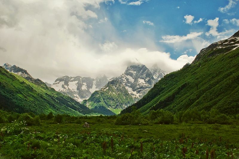 май в горахphoto preview