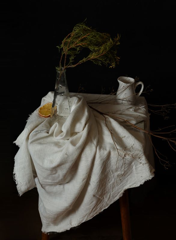 С белой драпировкой и кувшиномphoto preview