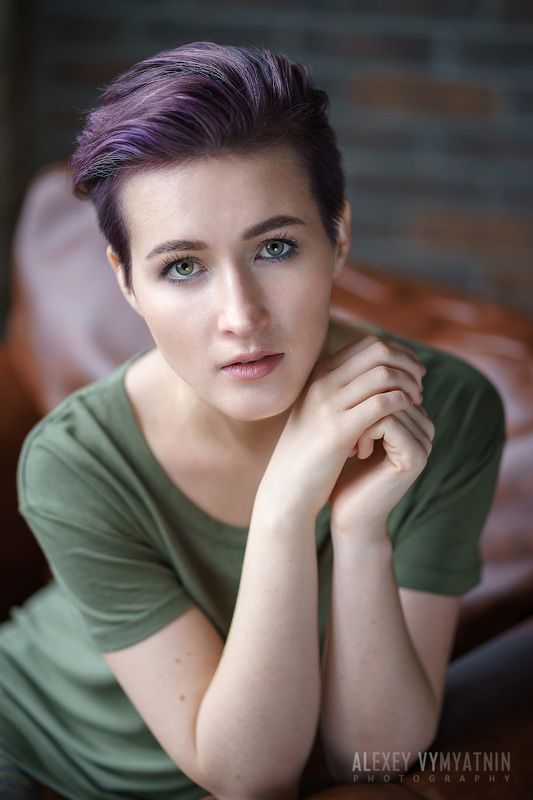 studio, portrait, posing, natural light, студия, портрет Настяphoto preview