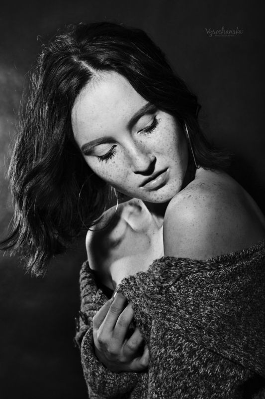 young lady portraitphoto preview