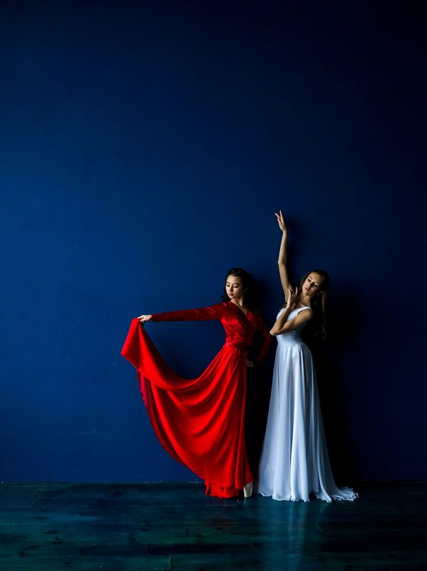 балет, балерина, студия, цвет, синий, платье, шифон, артист, танец, красный, белый Цвет и балетphoto preview