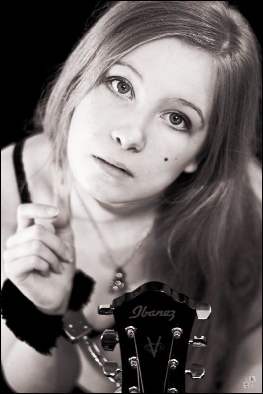 HELP!!! или прикованная к музыкеphoto preview