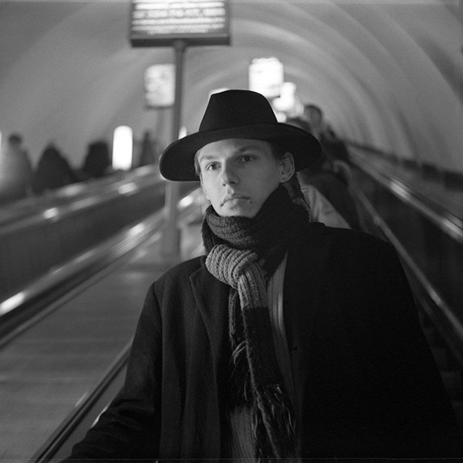 в метро, шляпа, CTEPX