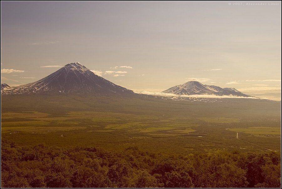 Авачинская долина. Автор: Александр Лицис долина,вулканы,корякский,авачинский,козельский,вершины,камчатка, Александр Лицис