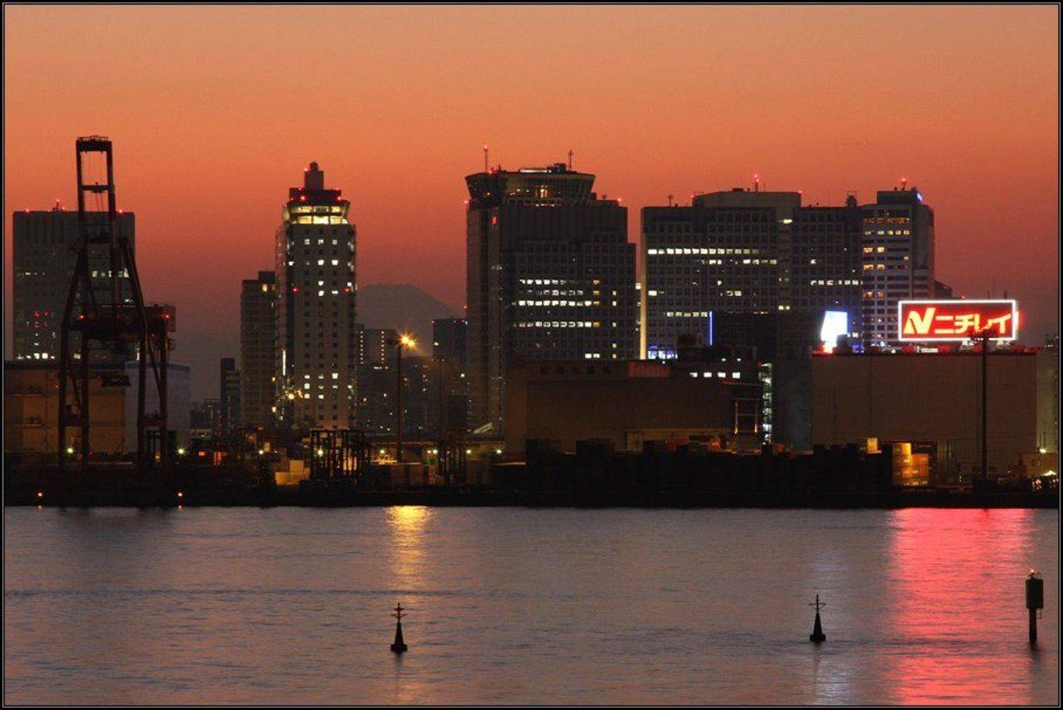 "10 видов на Фудзи". №8. Автор: Gemini фудзи, япония, вулкан, камакура, fuji, закат, горы, море, Gemini