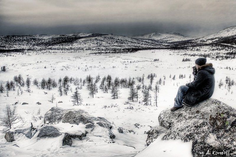 магадан, камни, сопки, человк, перекур, снег перекур...photo preview