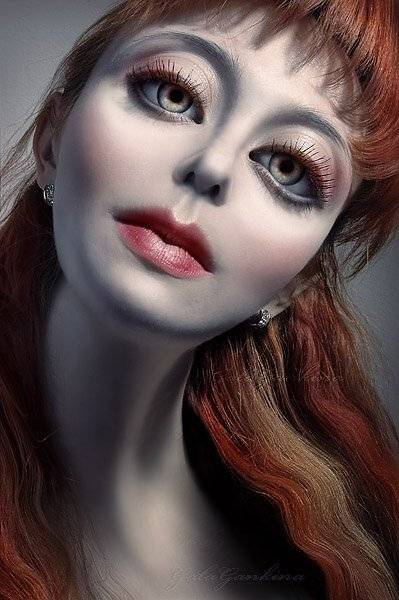портрет с красными губами,,,,. Автор: D.D. , D.D.