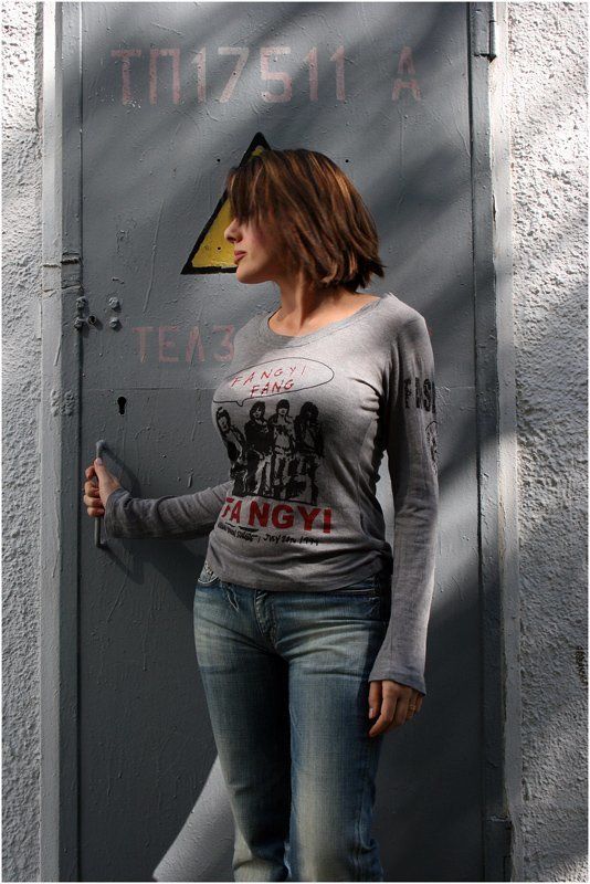 девушка, опасность Опасность!photo preview