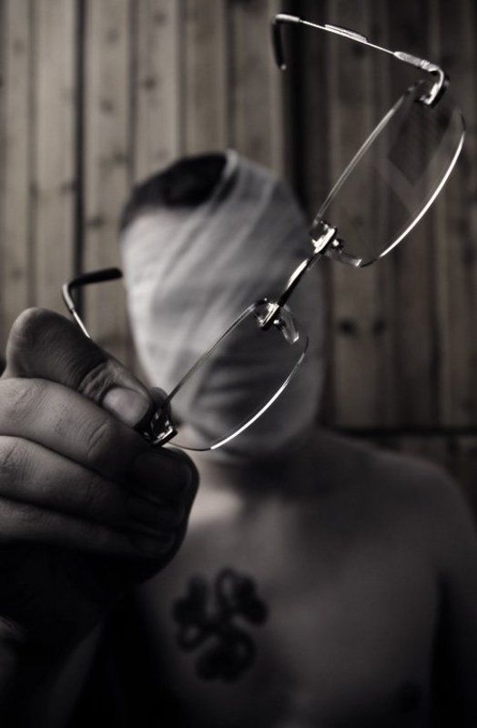 с широко открытыми глазами С широко открытыми глазамиphoto preview