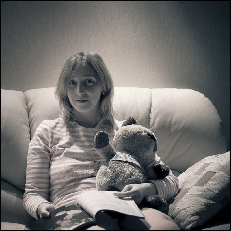 девушка, котёнок Домаphoto preview