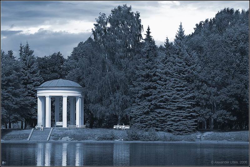 приморский,парк,победы,пруд,ротонда,отдыхающие Приморский маленький куполphoto preview