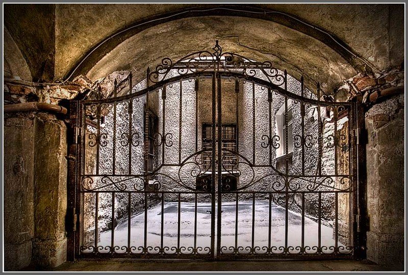 по местам хоженным...Там где люди живут...photo preview