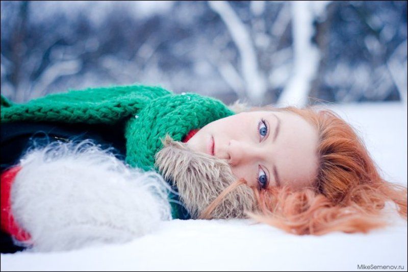 на ковре из снега... На снегу...photo preview