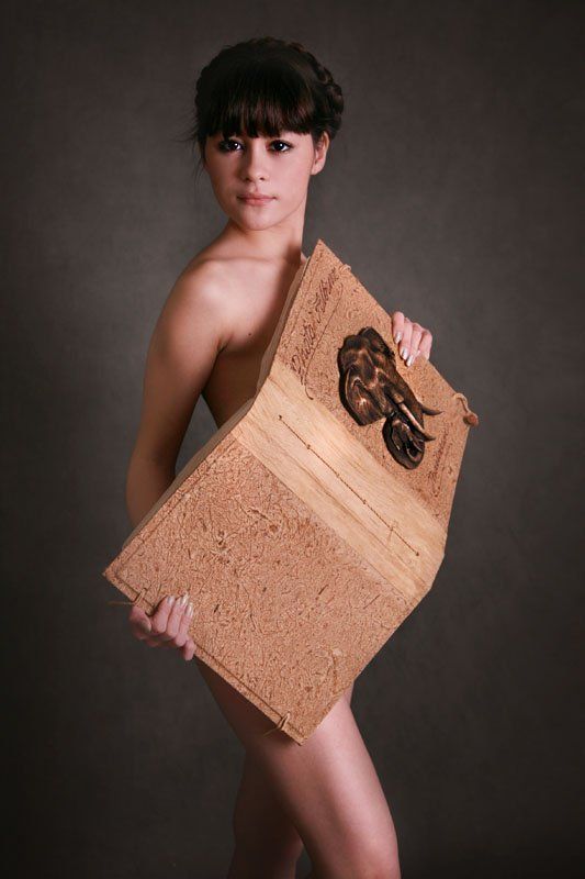 ВИКА С КНИГОЙphoto preview