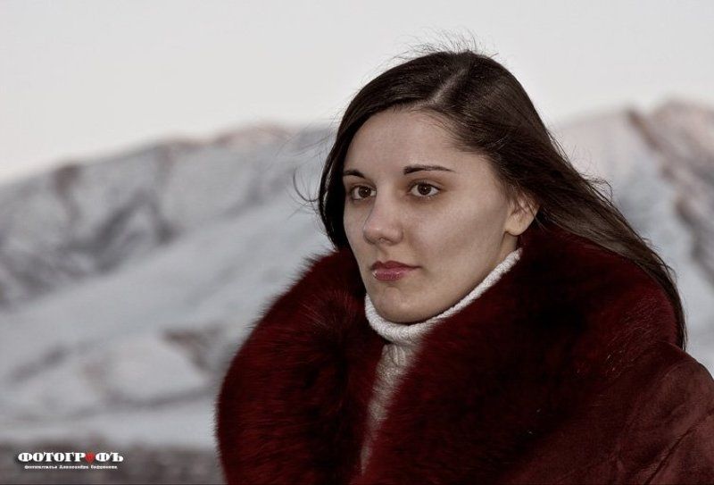 девушка, холм дальние дали №1photo preview