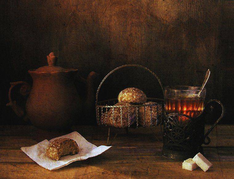 ***. Автор: Ирина чайник, стакан, чай, пряники, сахар, Ирина