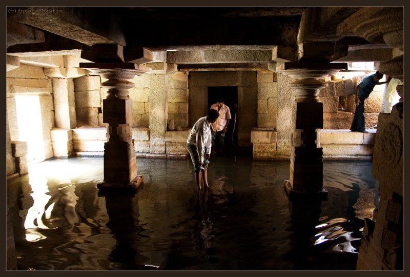 индия, храм В затопленном храмеphoto preview