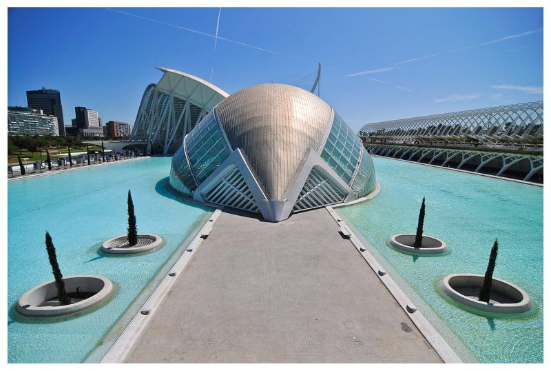 валенсия, испания, город науки и исскуств Полусфера в городе науки и исскуств. Валенсия, Испания.photo preview