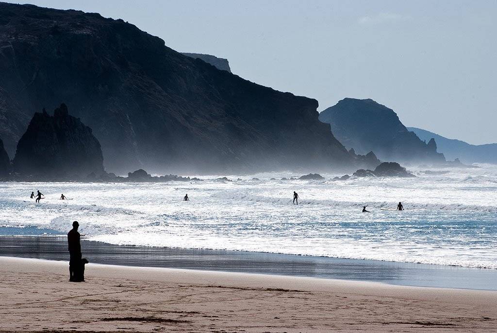 На берегу. Автор: Сергей Пестерев океан, вода, берег, море, пейзаж, горы, Сергей Пестерев