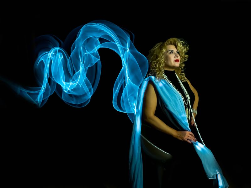 lightpainting, lightart, longexposure, nightphotography, light, night, portrait Fresh breeze.photo preview