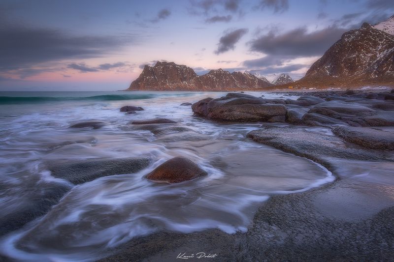 Curves of the beachphoto preview