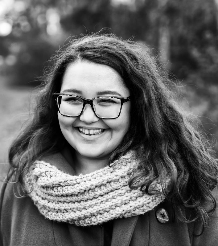 портрет улыбка смех наив радость девушка счастьеphoto preview